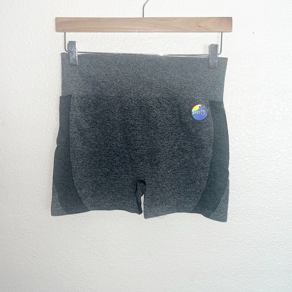 Pink Victoria's Secret High Waist Gray Seamless Butt Contour Workout Shortie NEW - Picture 1 of 9